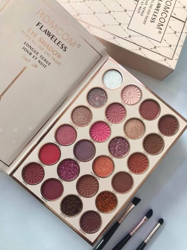 ROMCOM Flawless Makeup Book - Image 6